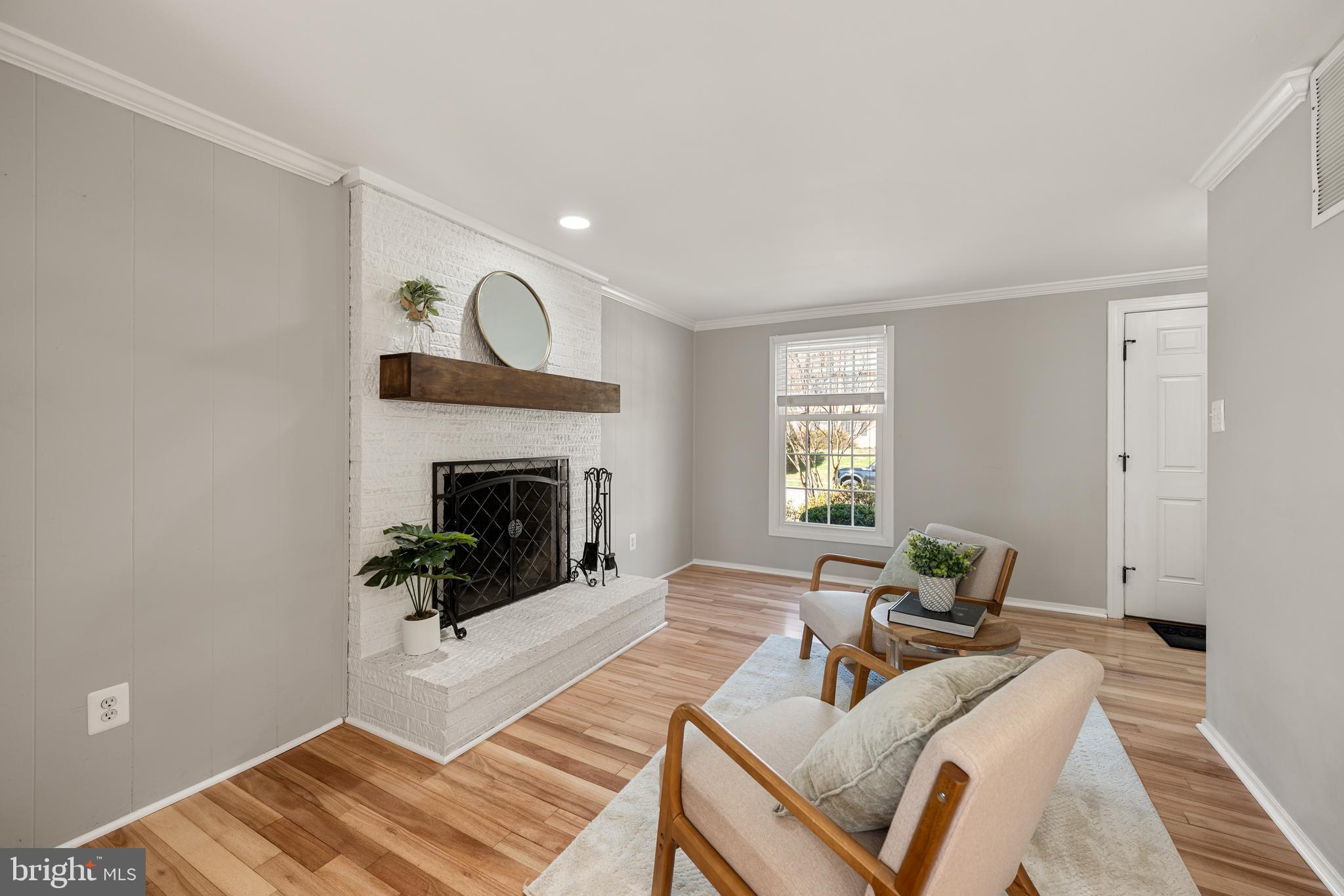 8411 Chillum Court Springfield, VA 22153 - Photo 9 of 44 Cozy Family Room