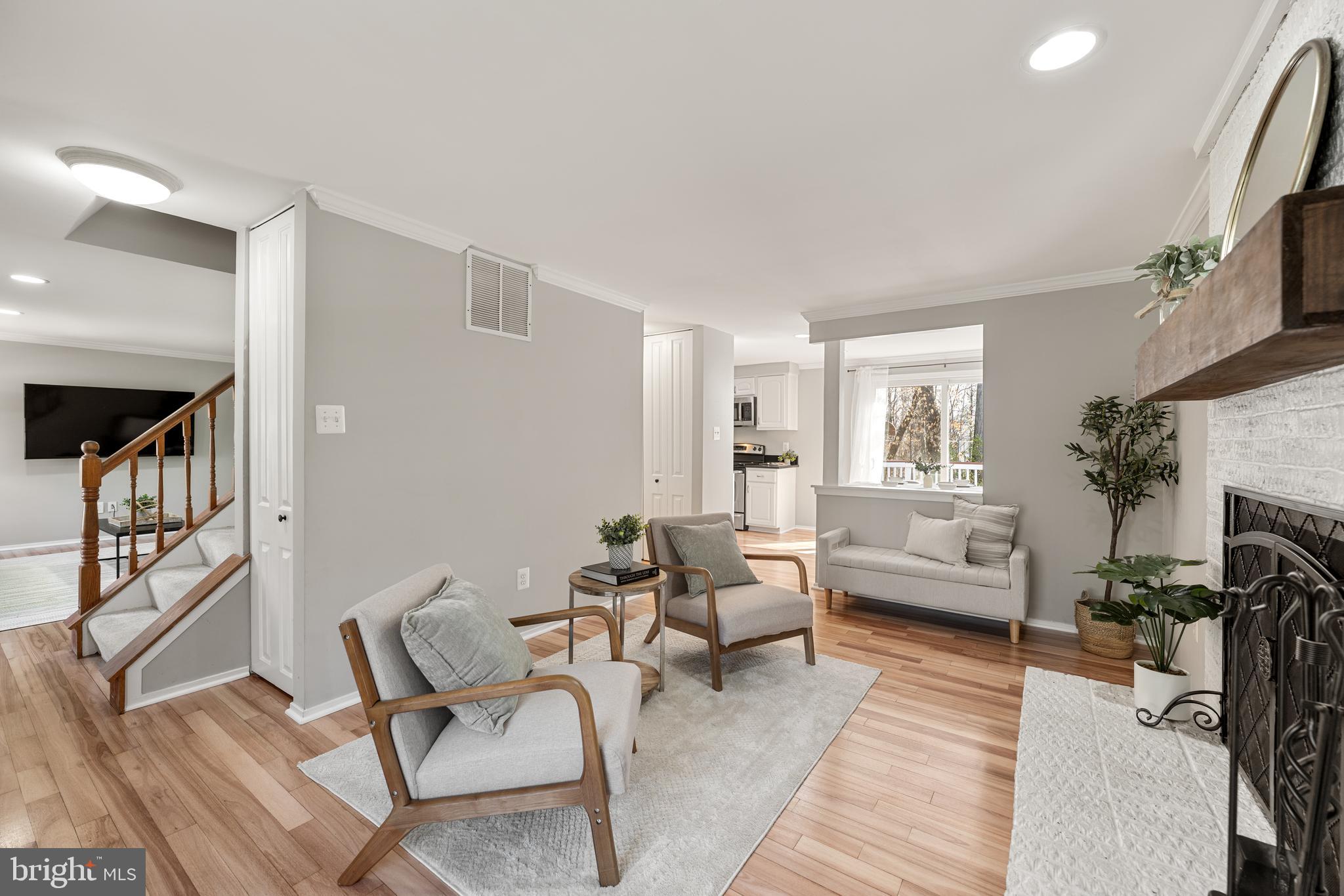 8411 Chillum Court Springfield, VA 22153 - Photo 10 of 44 Cozy Family Room