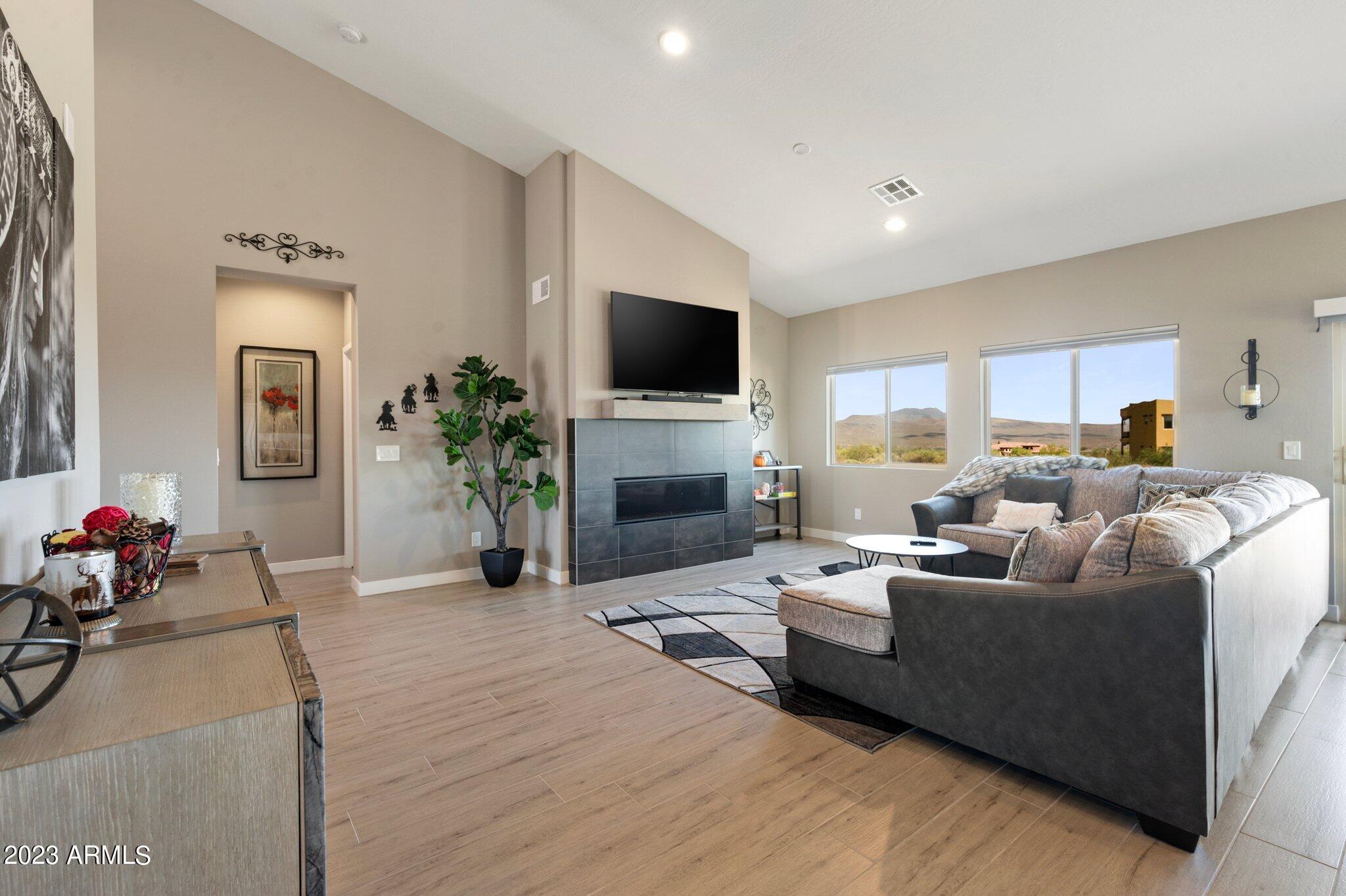 17223 East Las Piedras Way Rio Verde, AZ 85263 - Photo 4 of 35 Living Room