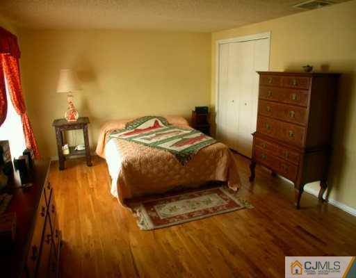 4606 Hana Road Edison, NJ 08817 - Photo 6 of 6