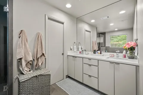 $889,000 | 2802 Warren Street, Unit B, Austin, TX 78703