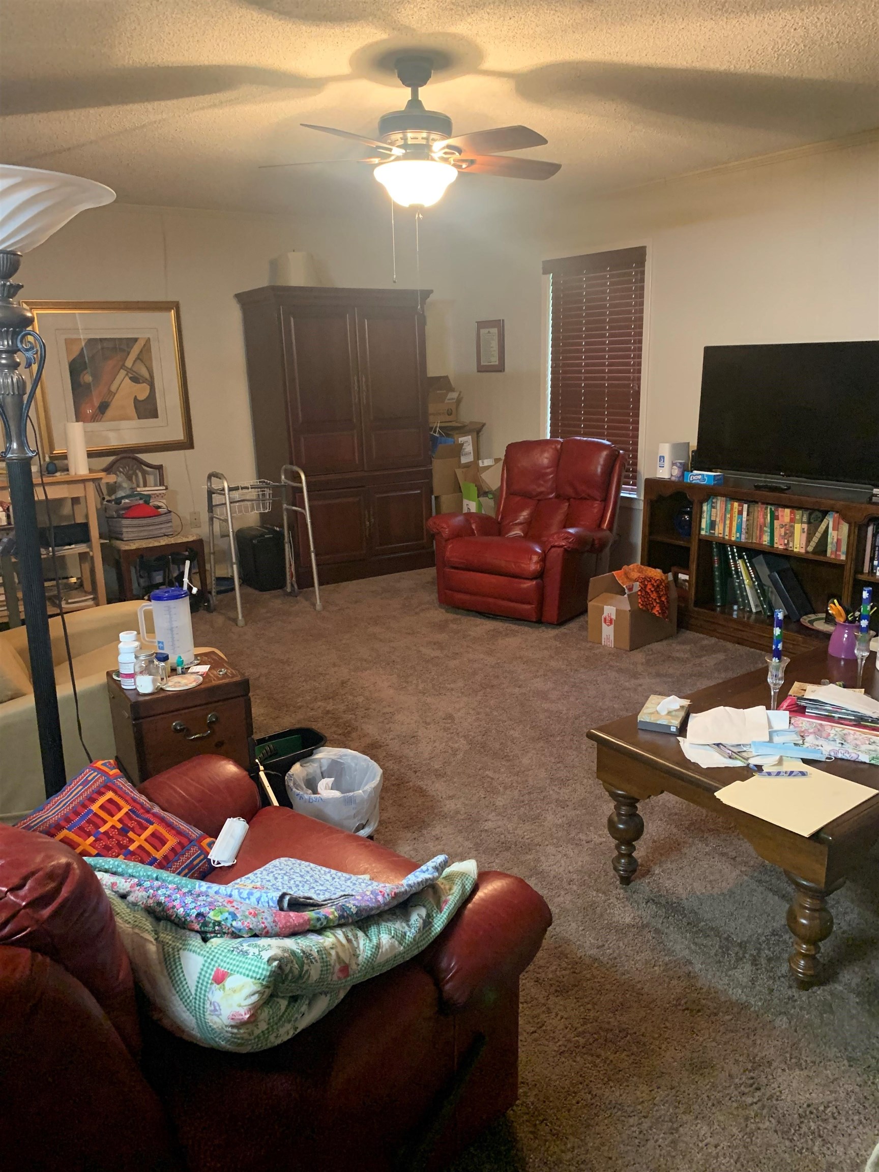 4782 Verne Road Memphis, TN 38117 - Photo 11 of 16 a living room with furniture and a flat screen tv