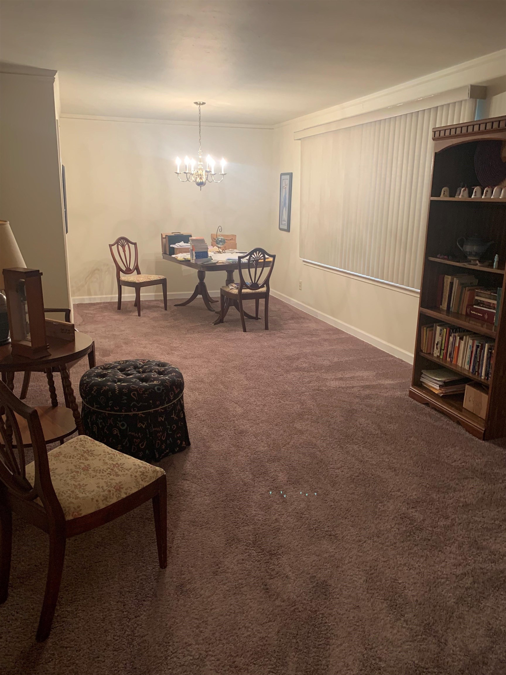 4782 Verne Road Memphis, TN 38117 - Photo 3 of 16 a living room with furniture and a lamp