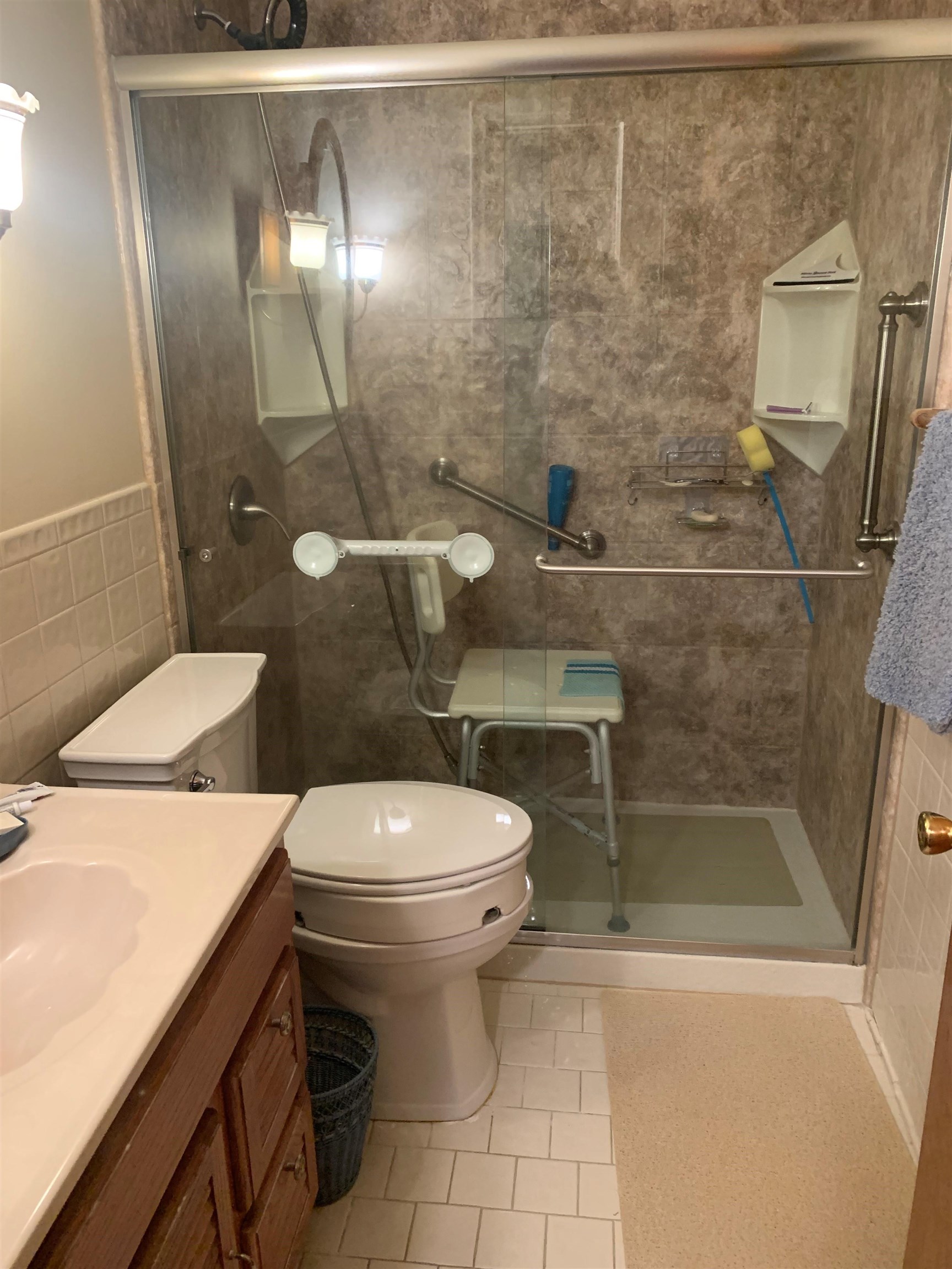 4782 Verne Road Memphis, TN 38117 - Photo 7 of 16 a bathroom with a toilet and a shower