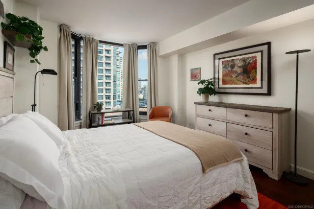 $925,000 | 500 West Harbor Drive, Unit 915, San Diego, CA 92101