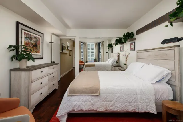 $925,000 | 500 West Harbor Drive, Unit 915, San Diego, CA 92101