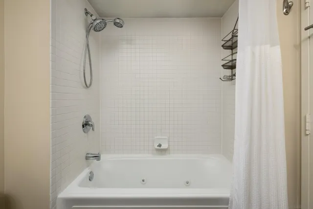 $925,000 | 500 West Harbor Drive, Unit 915, San Diego, CA 92101