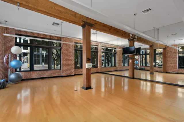 $925,000 | 500 West Harbor Drive, Unit 915, San Diego, CA 92101