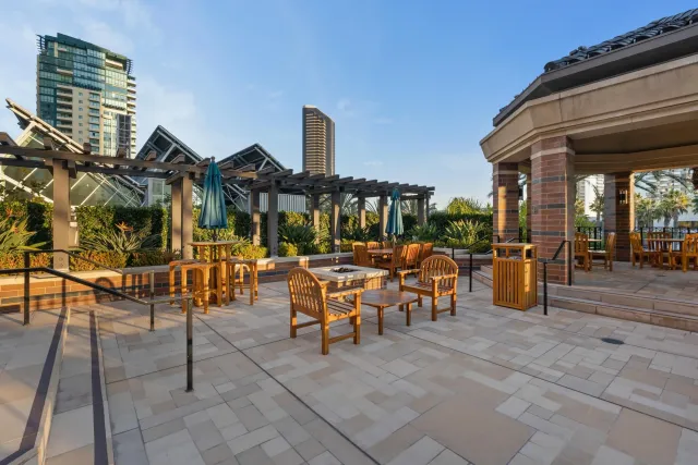 $925,000 | 500 West Harbor Drive, Unit 915, San Diego, CA 92101