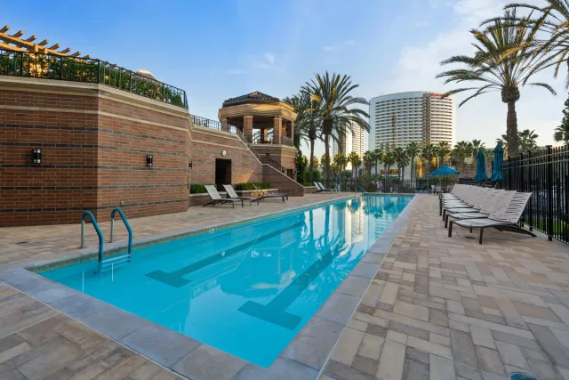 $925,000 | 500 West Harbor Drive, Unit 915, San Diego, CA 92101