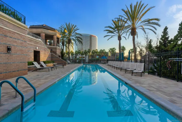 $925,000 | 500 West Harbor Drive, Unit 915, San Diego, CA 92101