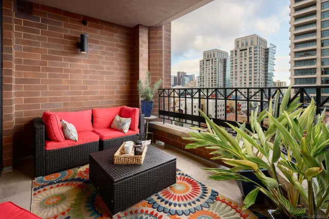 $925,000 | 500 West Harbor Drive, Unit 915, San Diego, CA 92101