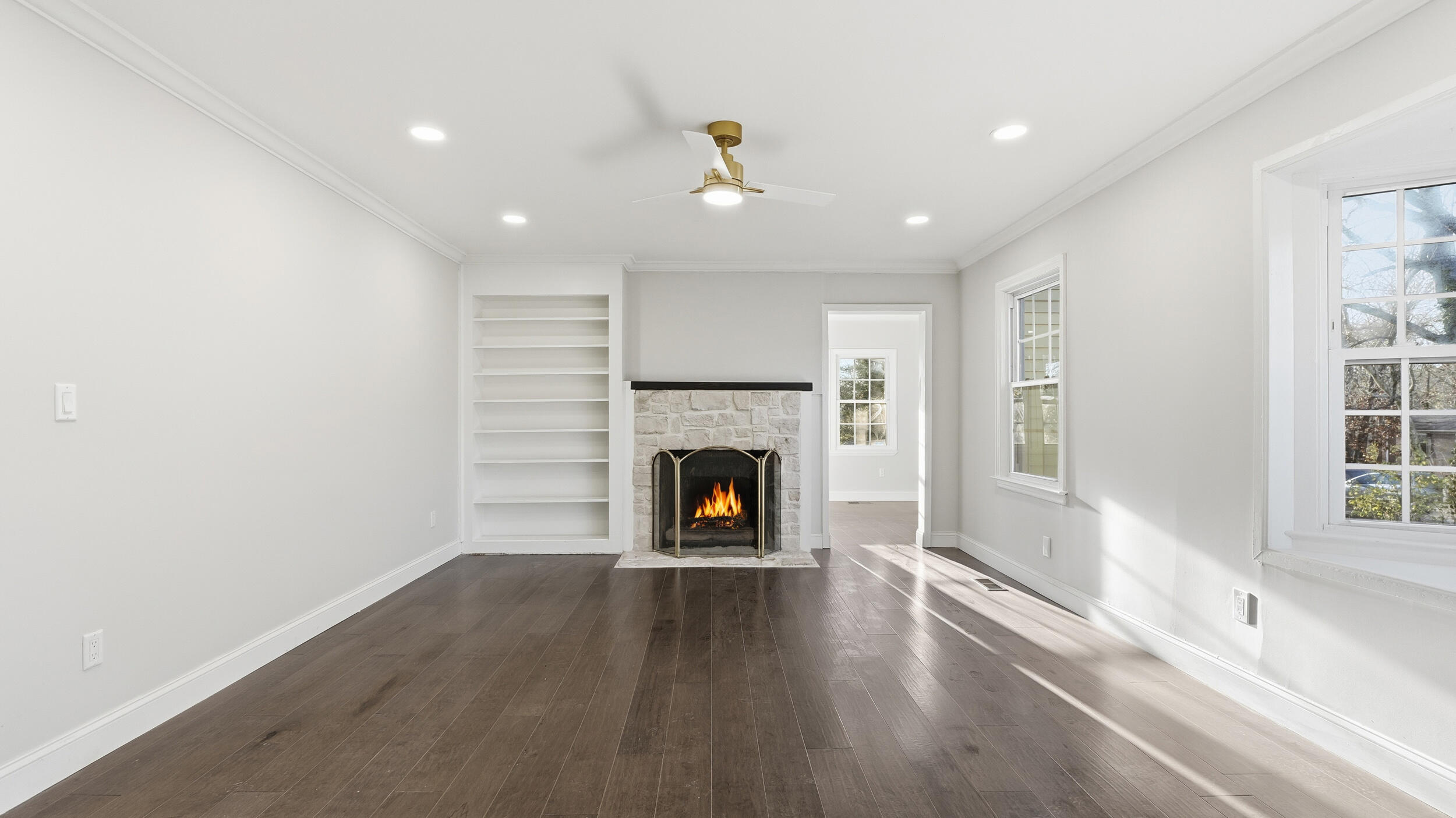 928 Ridgeway Avenue Signal Mountain, TN 37377 - Photo 5 of 41 4_928 ridgeway ave-4