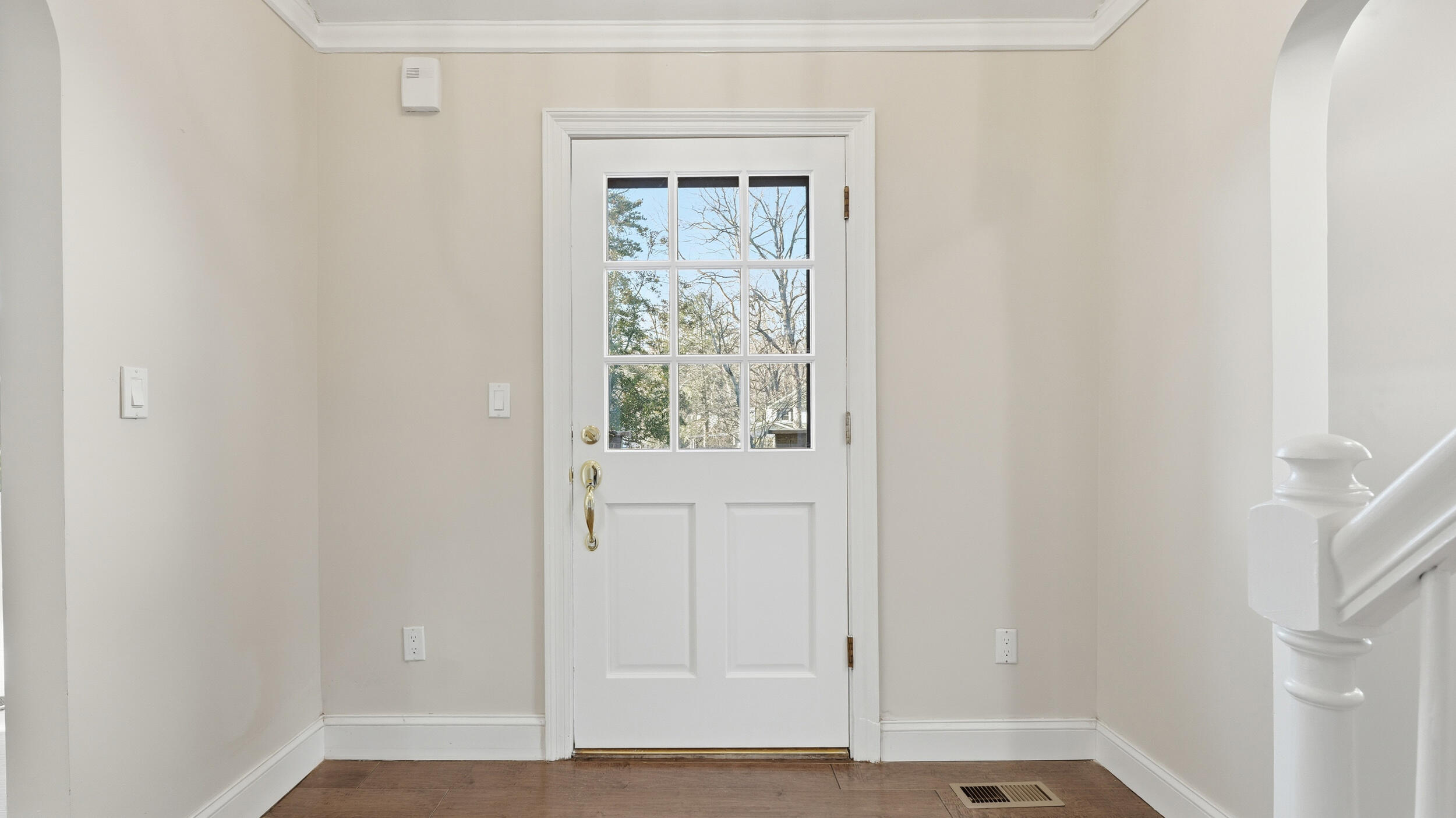 928 Ridgeway Avenue Signal Mountain, TN 37377 - Photo 9 of 41 8_928 ridgeway ave-8