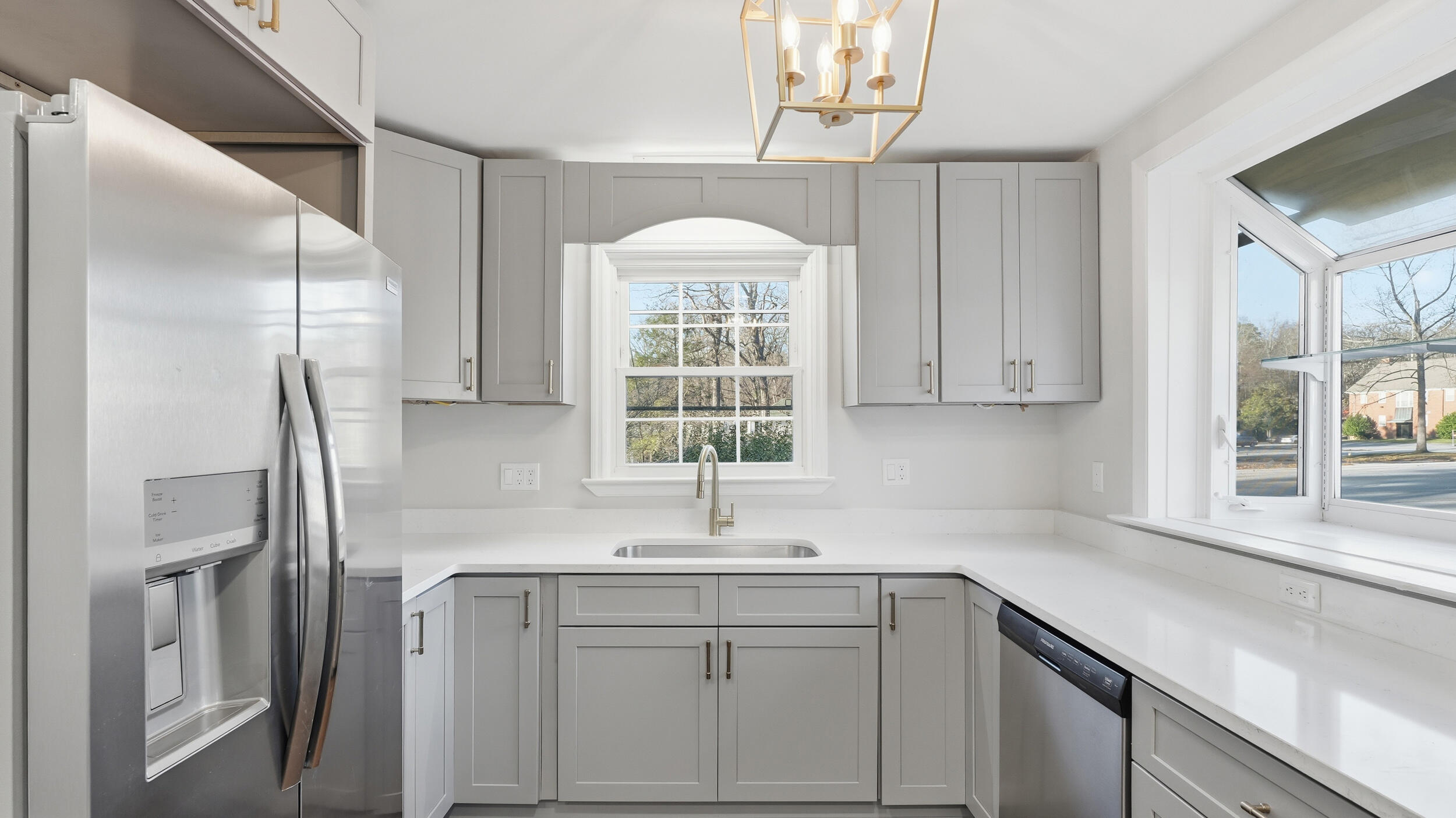 928 Ridgeway Avenue Signal Mountain, TN 37377 - Photo 10 of 41 9_928 ridgeway ave-9