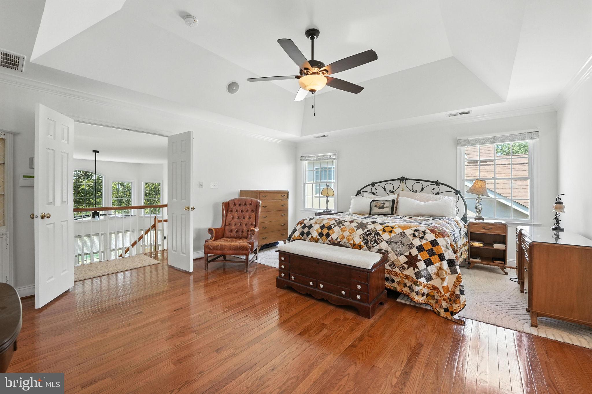 43152 Valiant Drive Chantilly, VA 20152 - Photo 17 of 44 a bed room with bed and a window