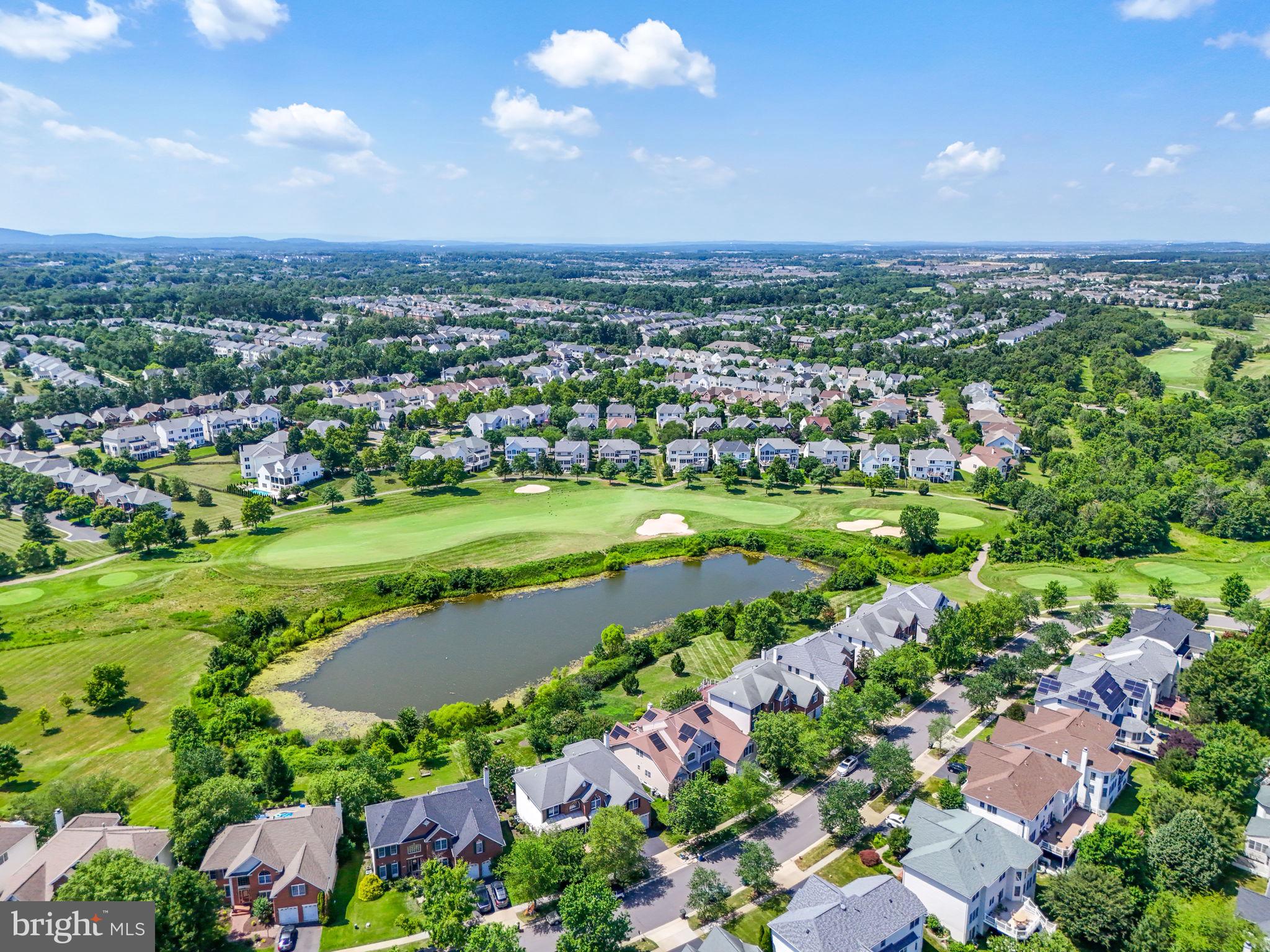43152 Valiant Drive Chantilly, VA 20152 - Photo 42 of 44 a view of a city with a garden