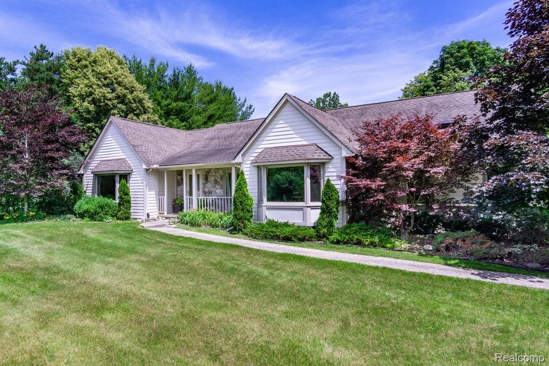 8630 Napier Road Northville, MI 48168 - Photo 26 of 42 Side View #2.jpg