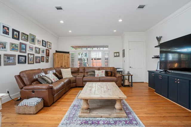 $888,000 | 1211 Nantucket Drive, Unit C, Houston, TX 77057