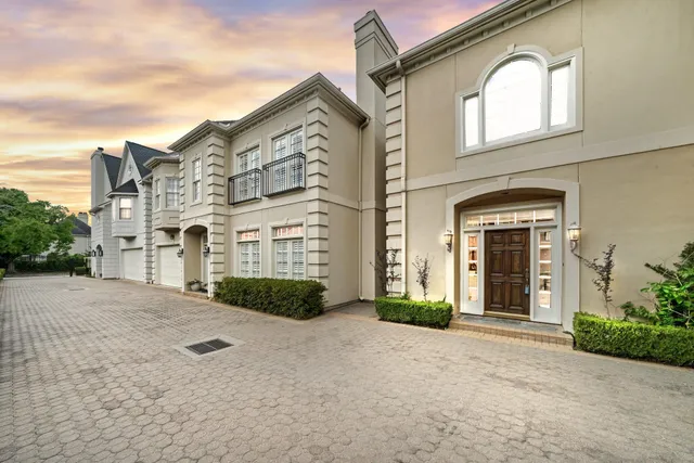 $888,000 | 1211 Nantucket Drive, Unit C, Houston, TX 77057