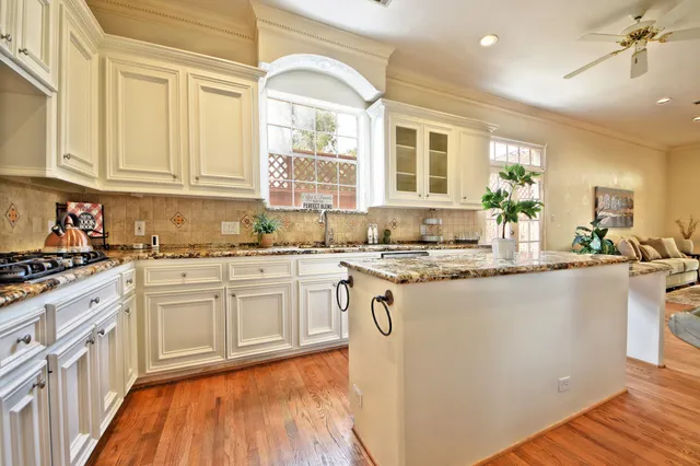 $888,000 | 1211 Nantucket Drive, Unit C, Houston, TX 77057