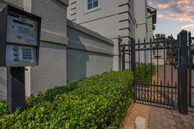 $888,000 | 1211 Nantucket Drive, Unit C, Houston, TX 77057