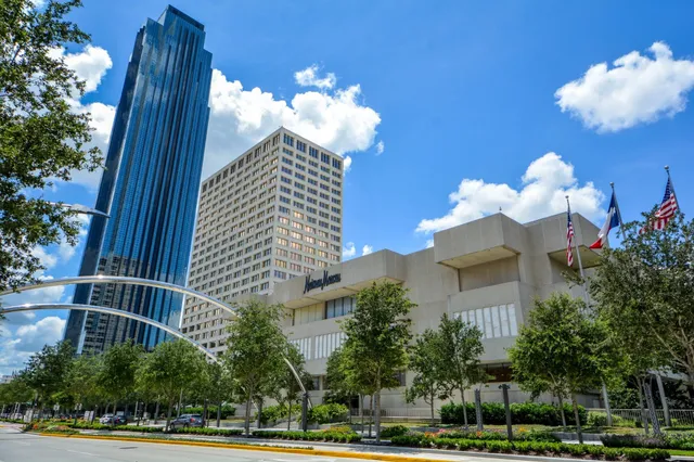 $888,000 | 1211 Nantucket Drive, Unit C, Houston, TX 77057