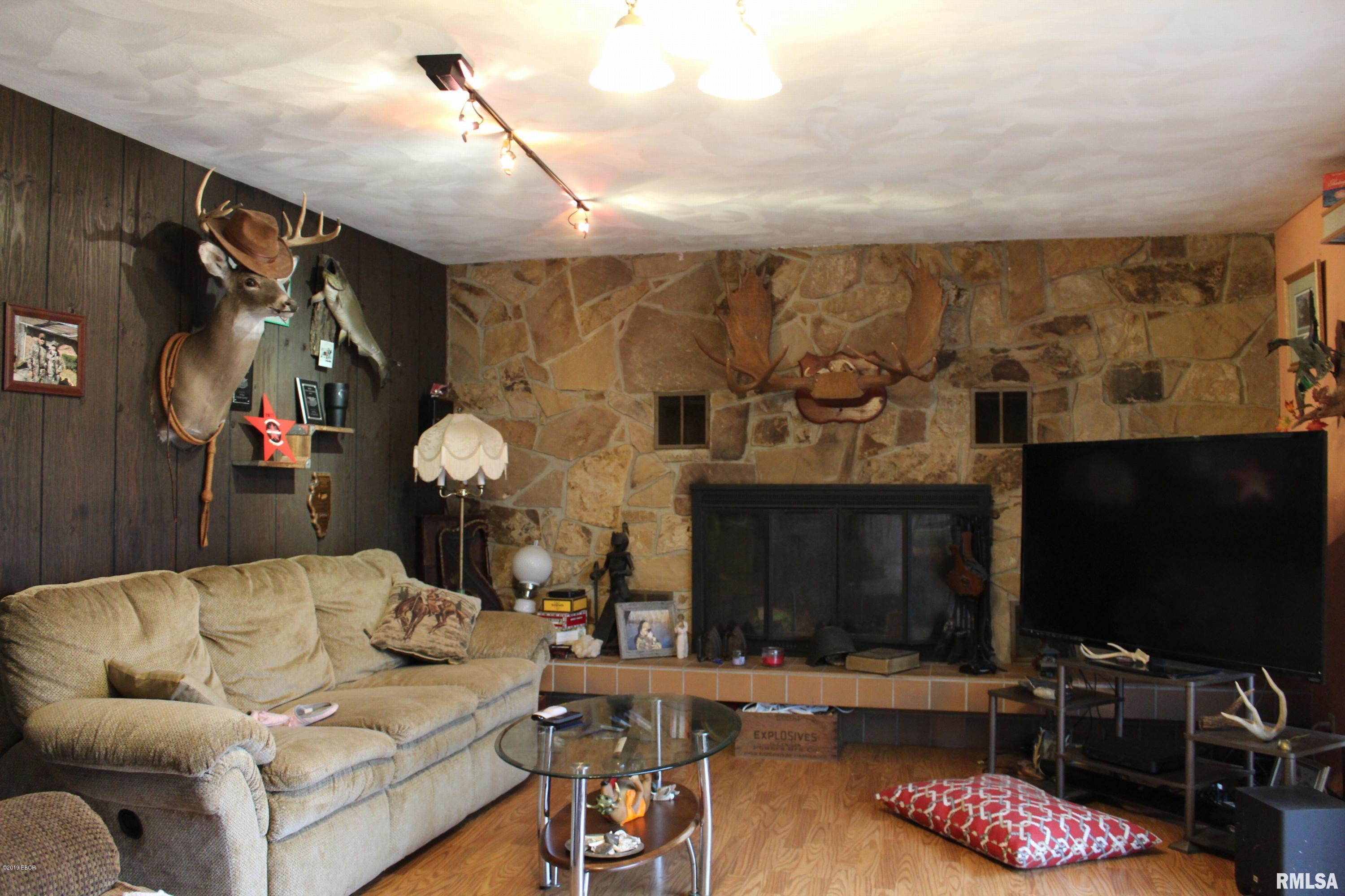 470 Wagon Wheel Road Carbondale, IL 62902 - Photo 4 of 22 Gallery Image 4