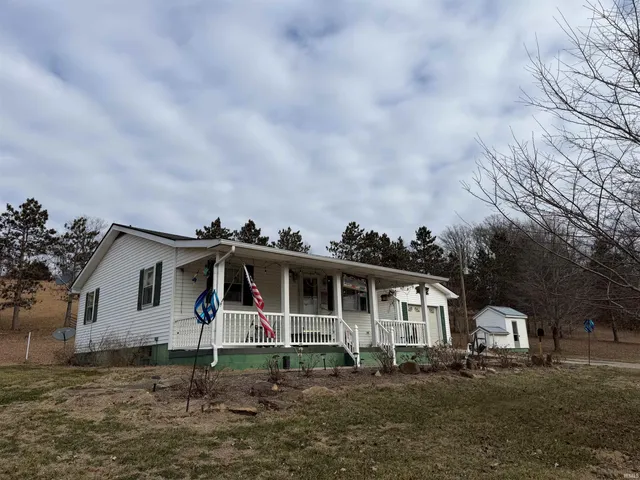 $299,900 | 4197 East State Road 58, Bloomfield, IN 47424