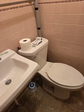 $275,000 | 4197 East State Road 58, Bloomfield, IN 47424