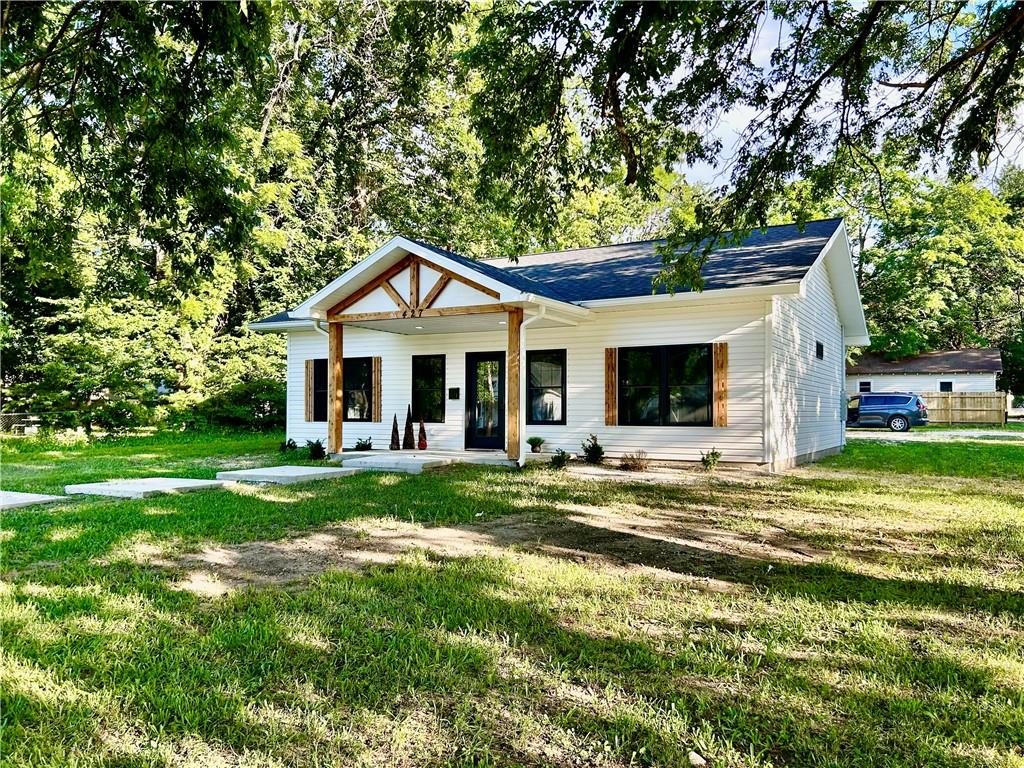 427 West Walnut Street Nevada, MO 64772 - Photo 1 of 1