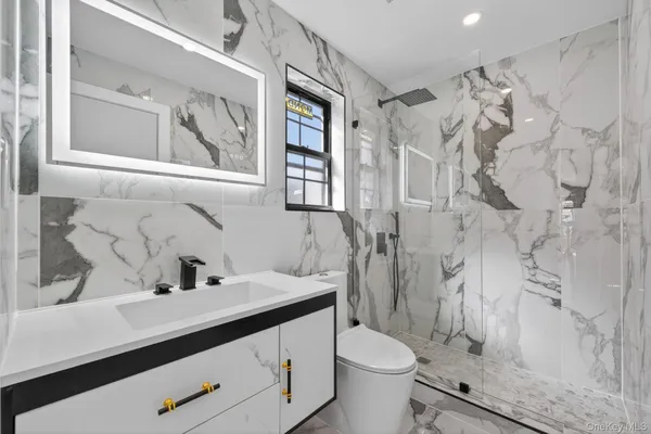 $949,000 | 176-11 137th Avenue | Rochdale