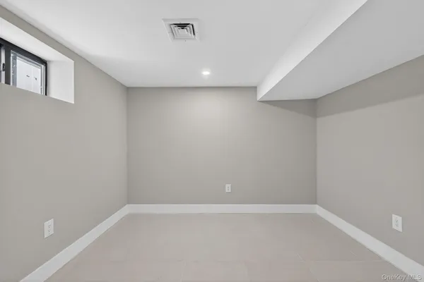$949,000 | 176-11 137th Avenue | Rochdale