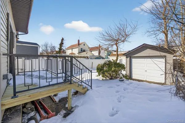 $949,000 | 176-11 137th Avenue | Rochdale