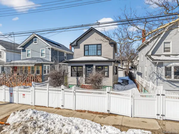 $949,000 | 176-11 137th Avenue | Rochdale