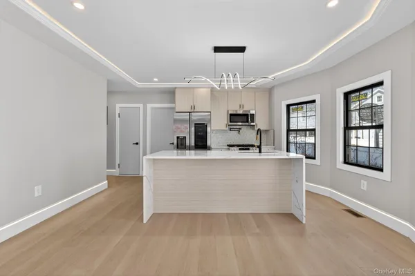 $949,000 | 176-11 137th Avenue | Rochdale