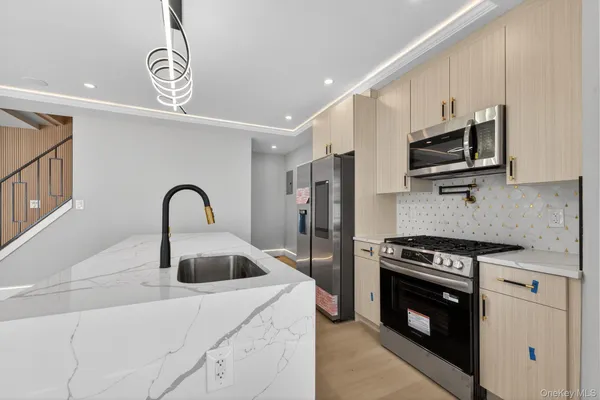 $949,000 | 176-11 137th Avenue | Rochdale