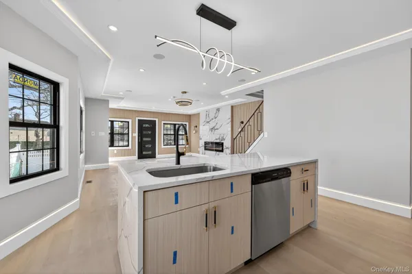 $949,000 | 176-11 137th Avenue | Rochdale