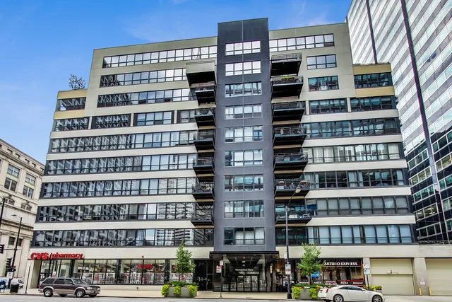 $425,000 | 130 South Canal Street, Unit 323, Chicago, IL 60606