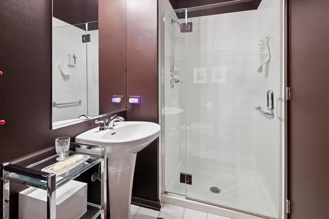 $425,000 | 130 South Canal Street, Unit 323, Chicago, IL 60606