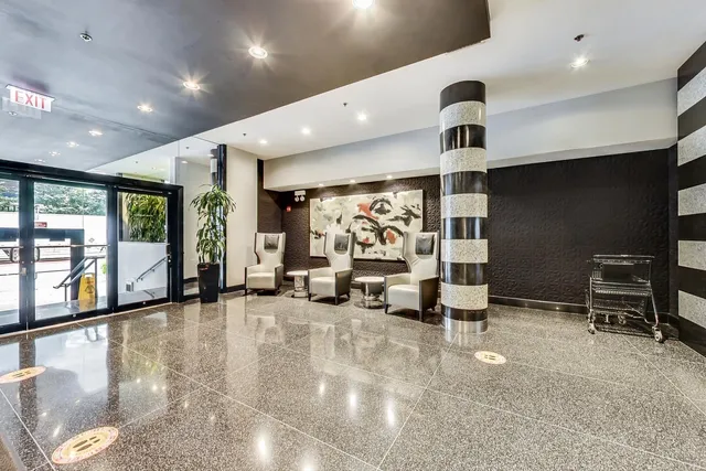 $425,000 | 130 South Canal Street, Unit 323, Chicago, IL 60606