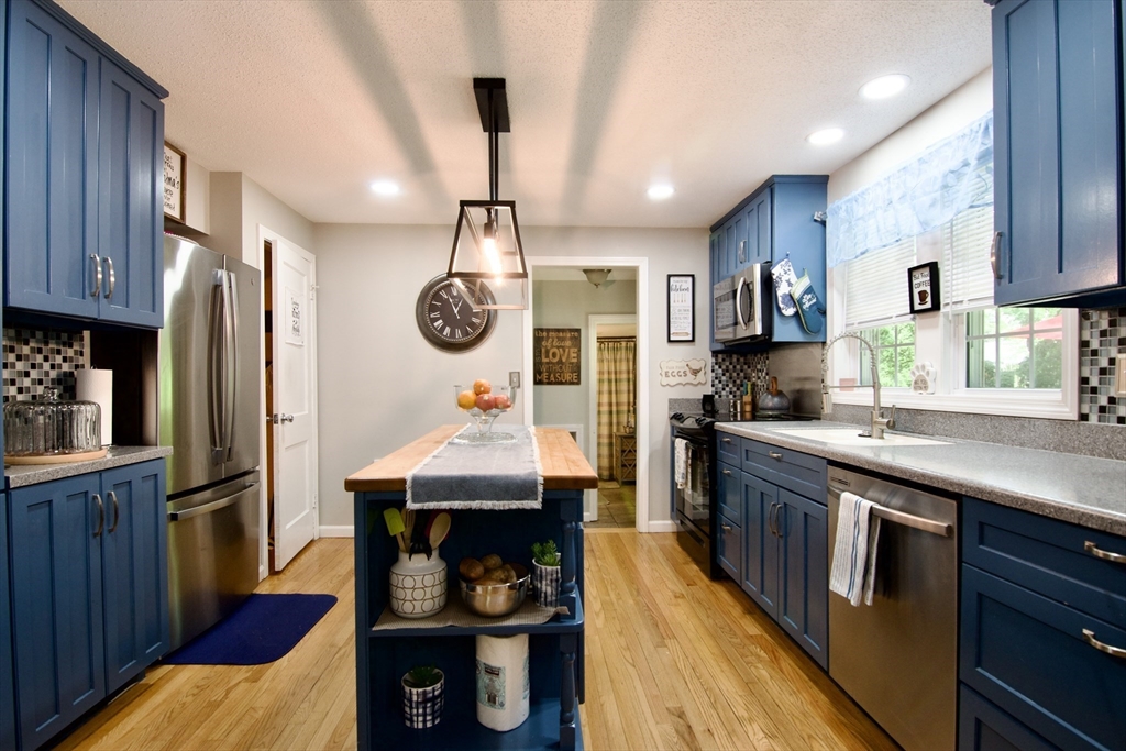 55 Bridle Path Road Springfield, MA 01118 - Photo 12 of 42