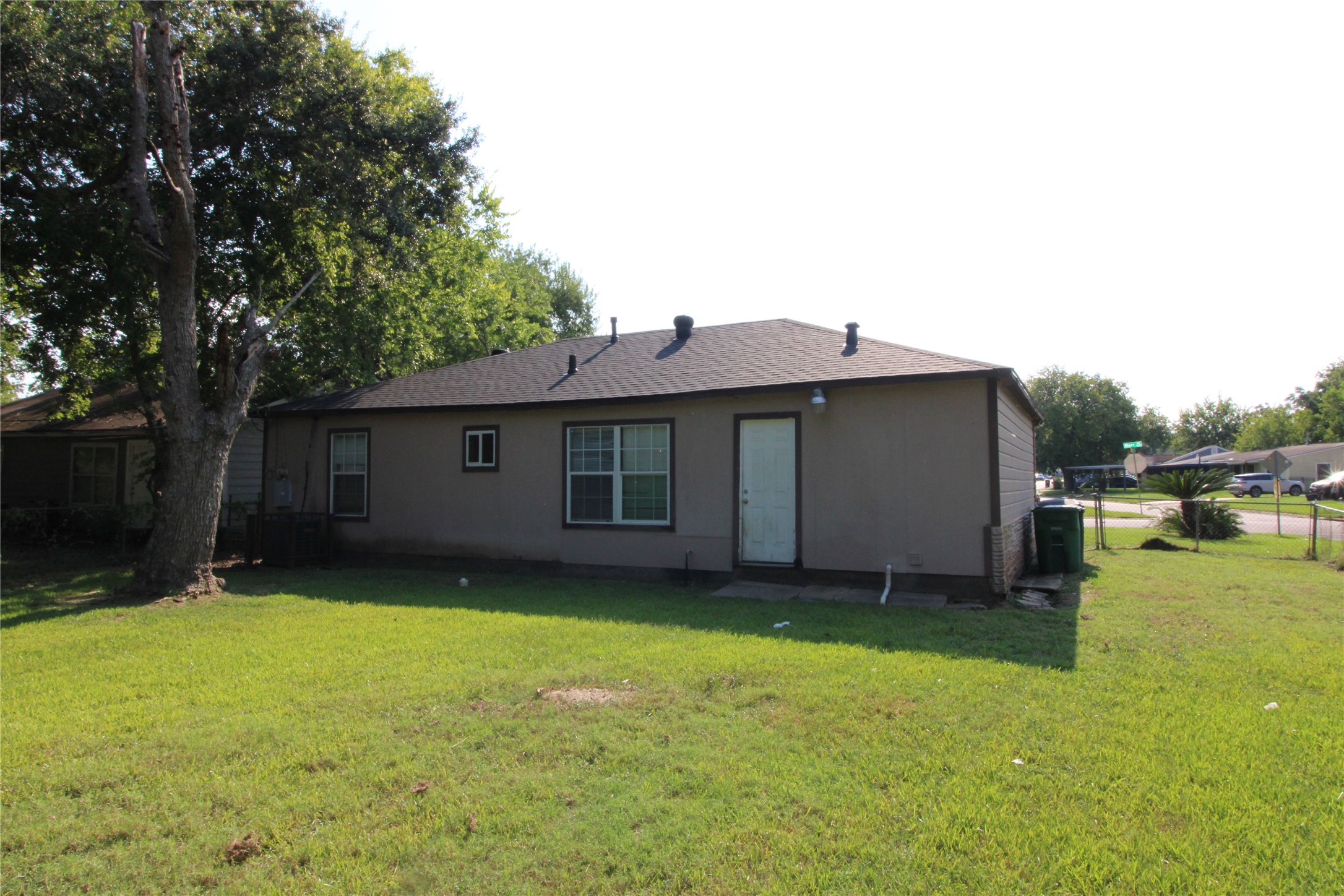 10601 Murr Way Houston, TX 77048 - Photo 36 of 43