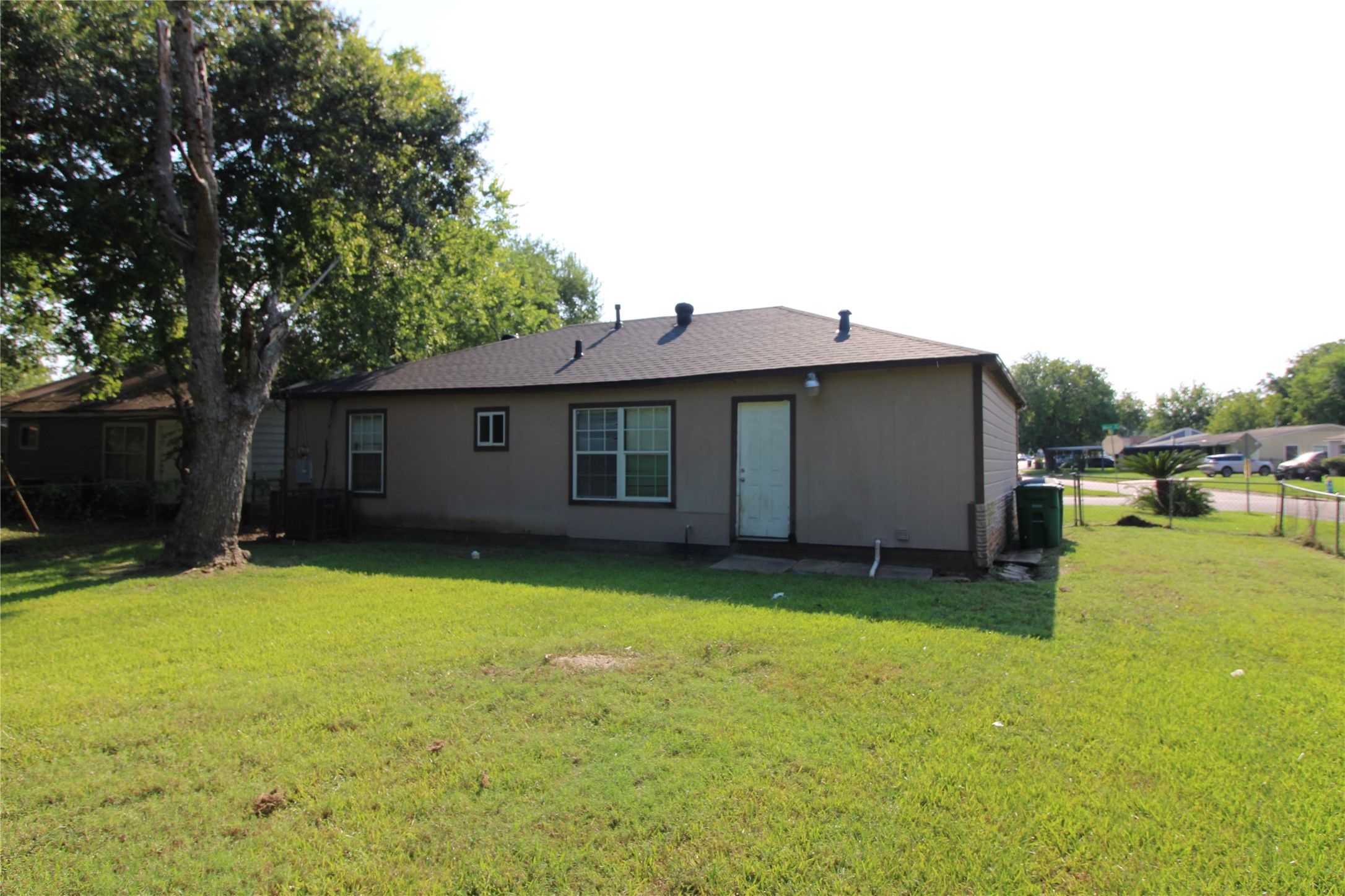 10601 Murr Way Houston, TX 77048 - Photo 37 of 43