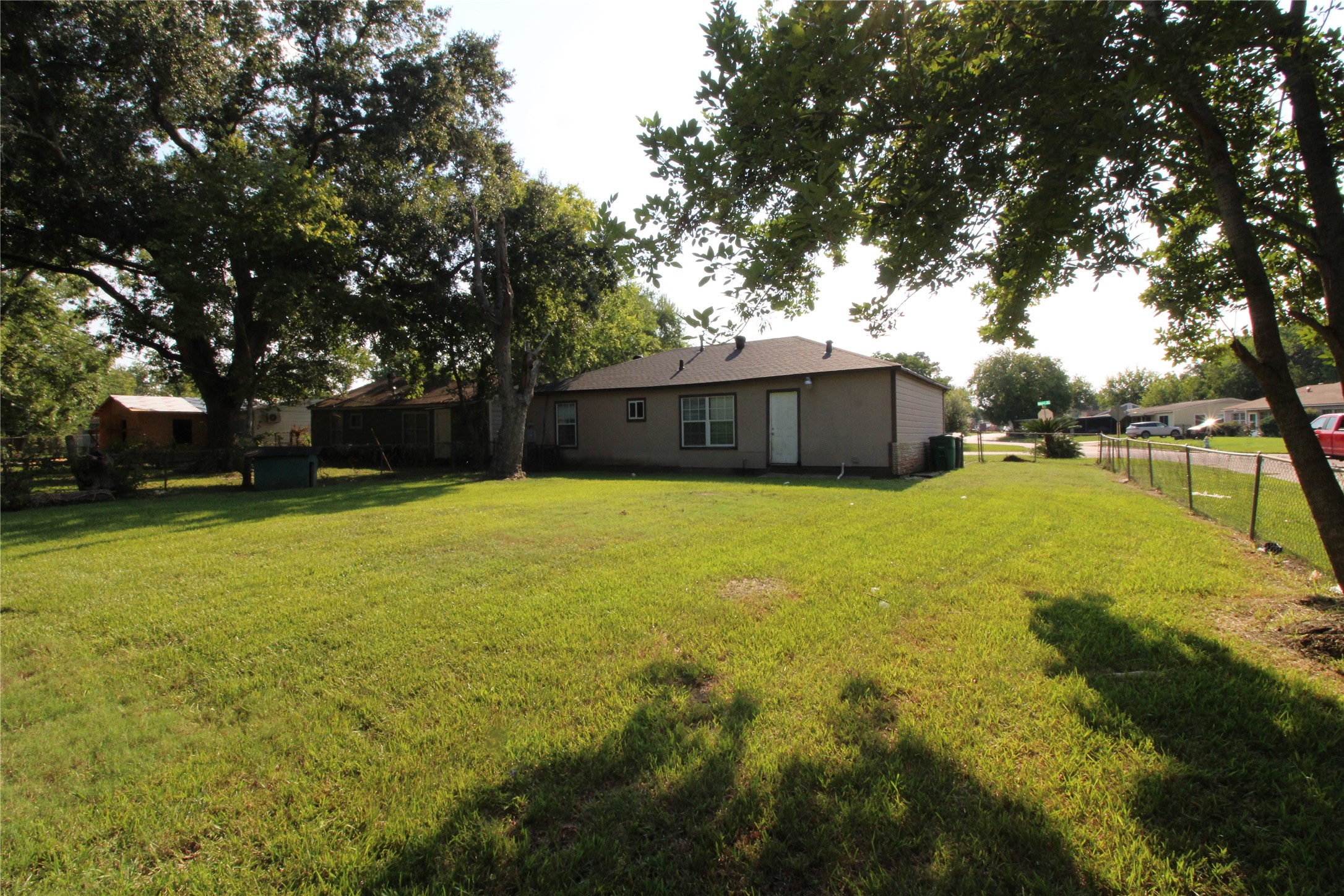 10601 Murr Way Houston, TX 77048 - Photo 38 of 43