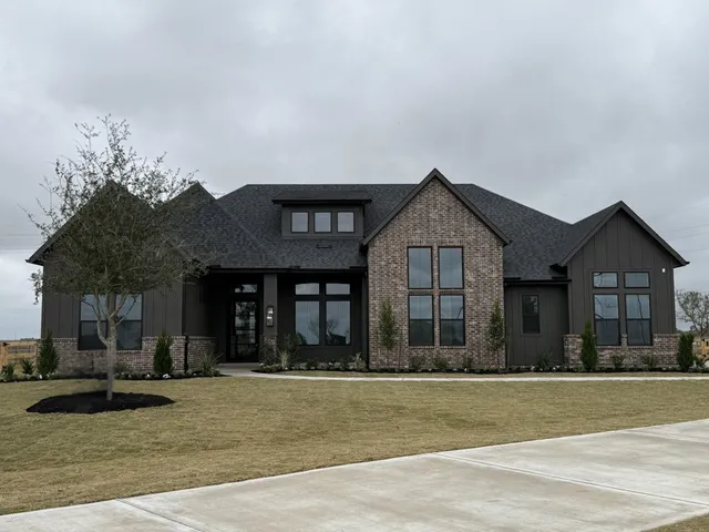 $824,900 | 1031 Lake Breeze Drive, Waller, TX 77484