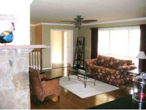 585 Peoples Road Bristol, TN 37620 - Photo 3 of 7 Great Natural Lighting