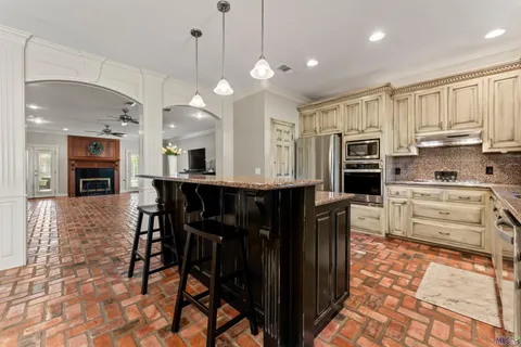 $500,000 | 10222 Sagefield Drive, Baton Rouge, LA 70818