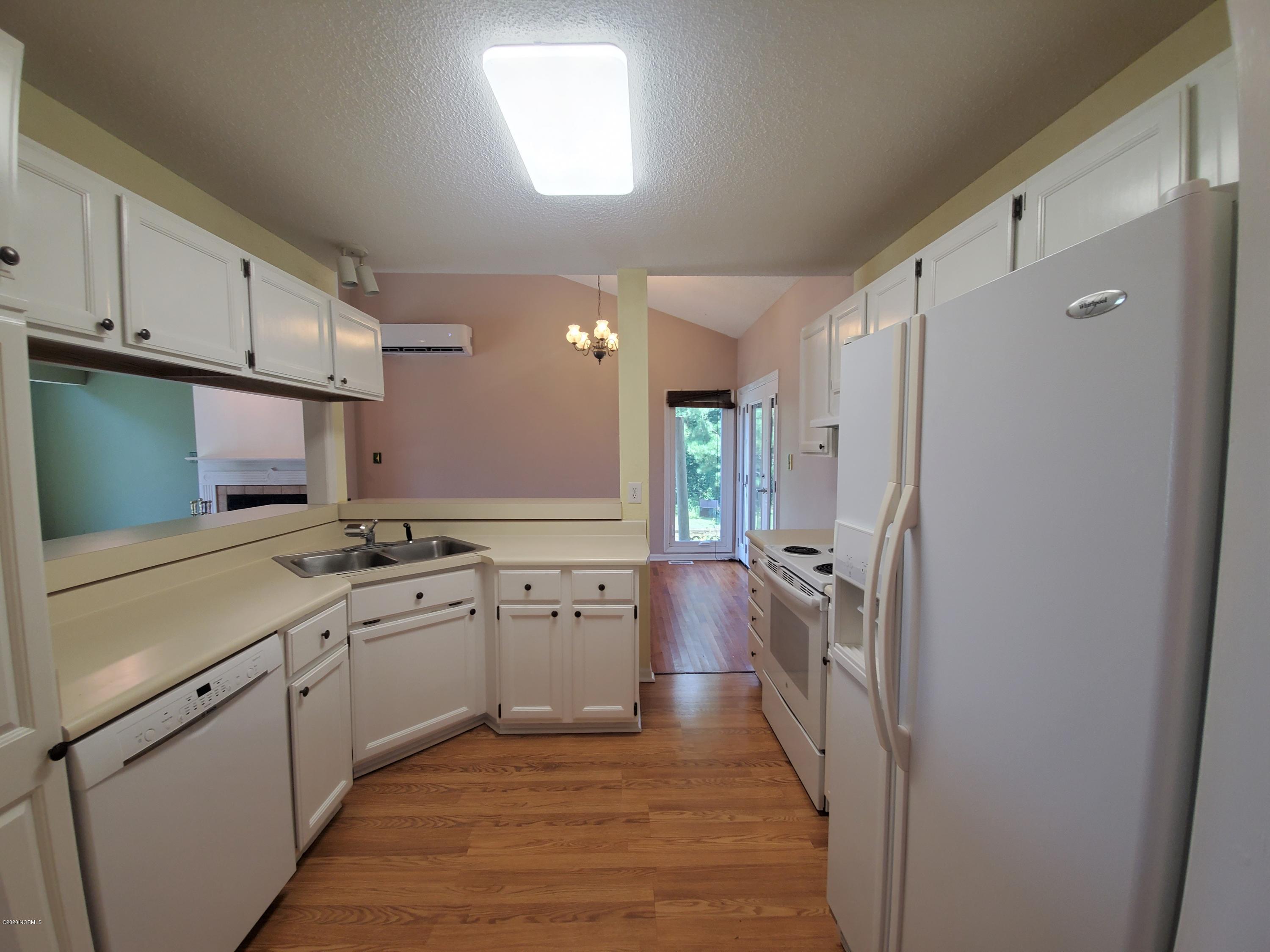 640 Riva Ridge Road Sneads Ferry, NC 28460 - Photo 6 of 26 Kitchen 1