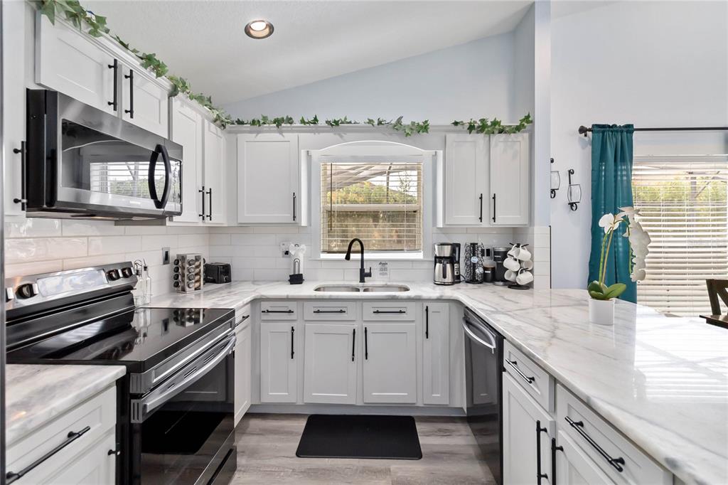 205 Hummingbird Pass Davenport, FL 33896 - Photo 16 of 48